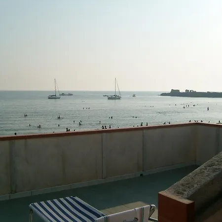 Casa vacanze Mansarda Del Falco Punta Braccetto